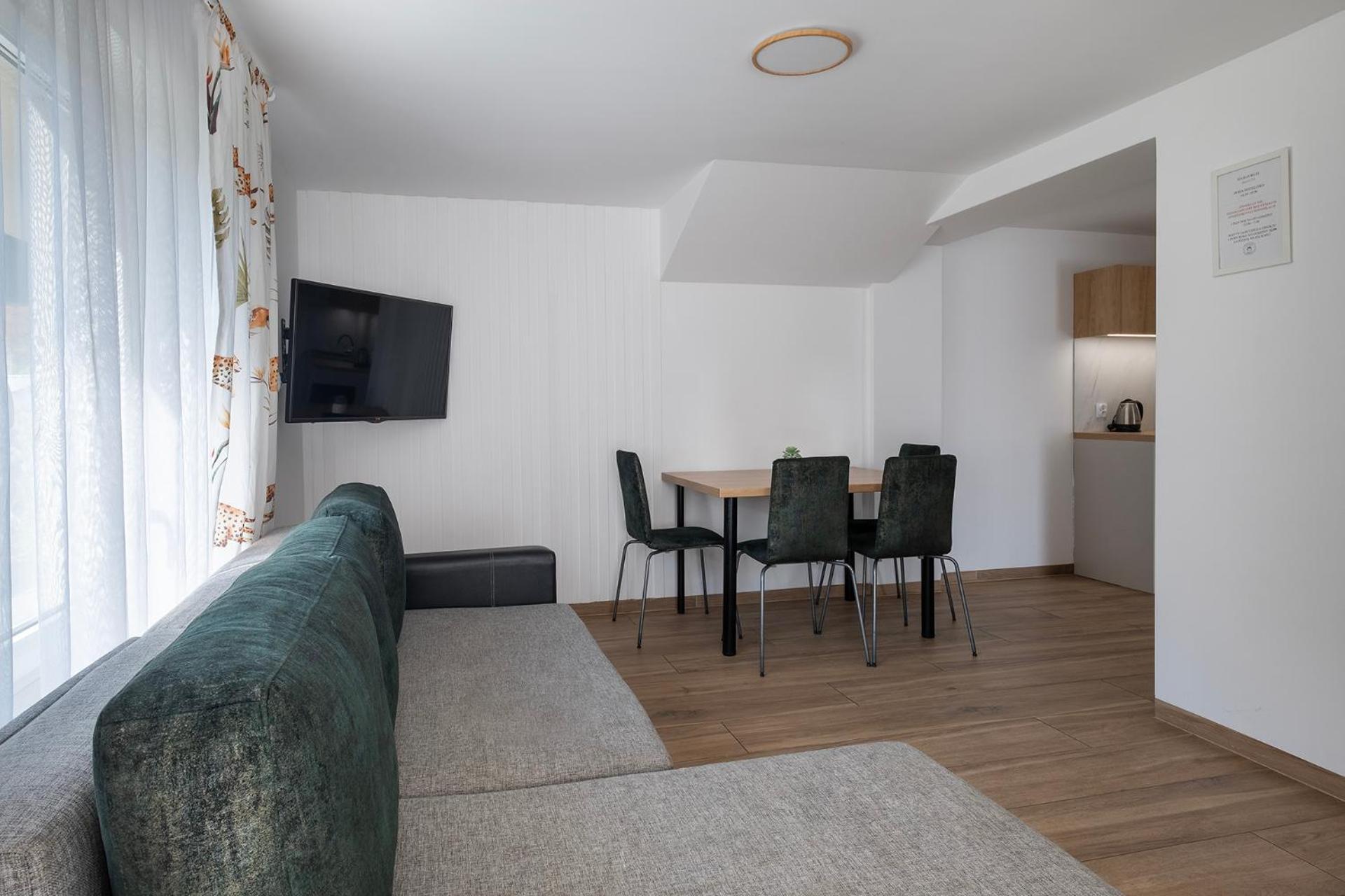 4 Pory Roku Apartamenty Domki Pokoje Nadole  Екстериор снимка